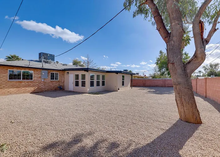 3 Mi To Old Town: W/ Game In Scottsdale! Holiday home Scottsdale
